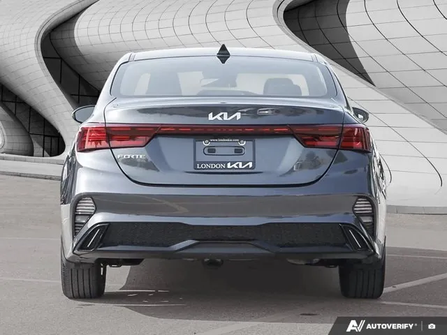 Kia Forte 2023 photo 4