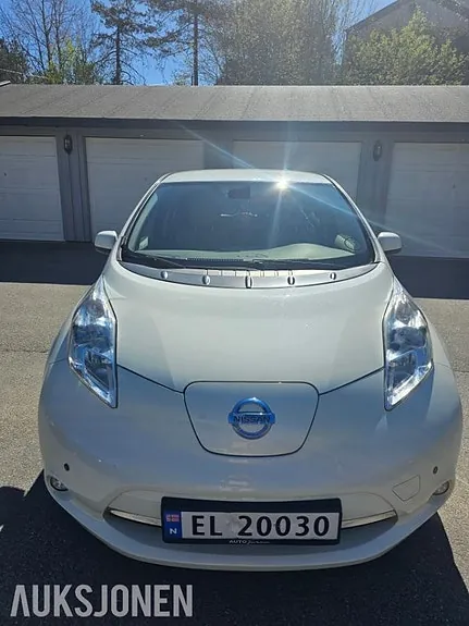 Nissan Leaf 2012 photo 2