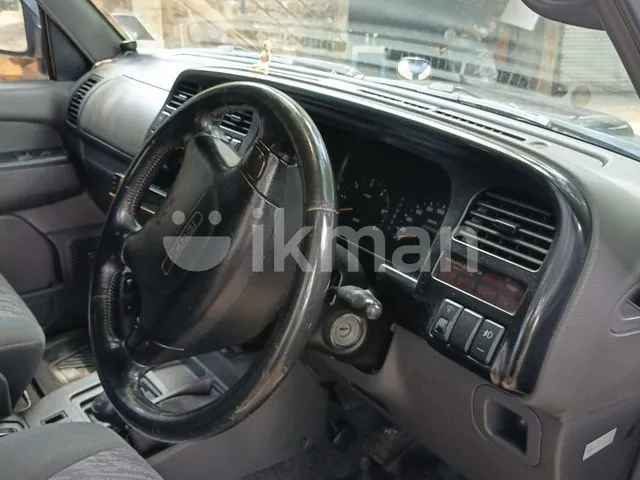Isuzu Bighorn 1996 photo 4