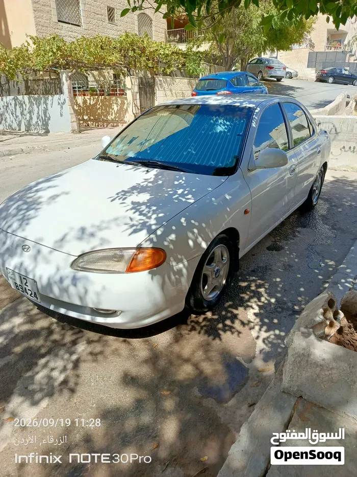 Hyundai Avante 1997 photo 3