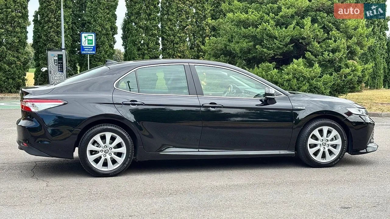 Toyota Camry 2021 photo 4