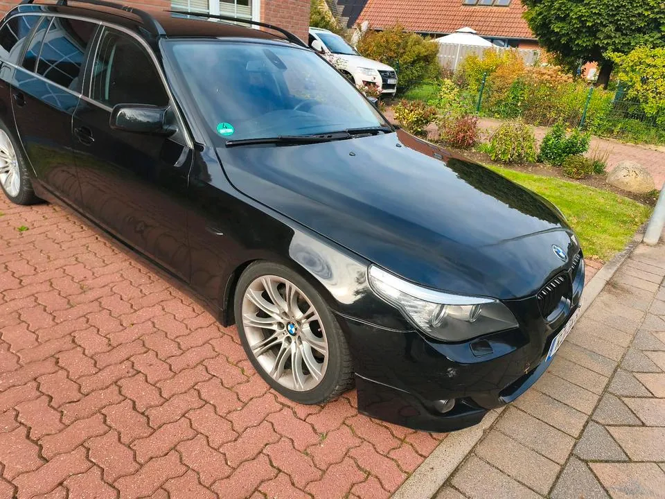 BMW 523I