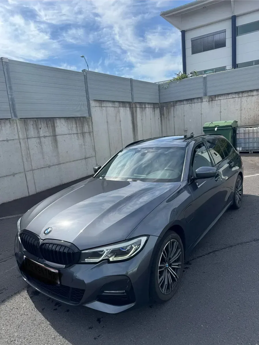 BMW 3 Series 2021 photo 2
