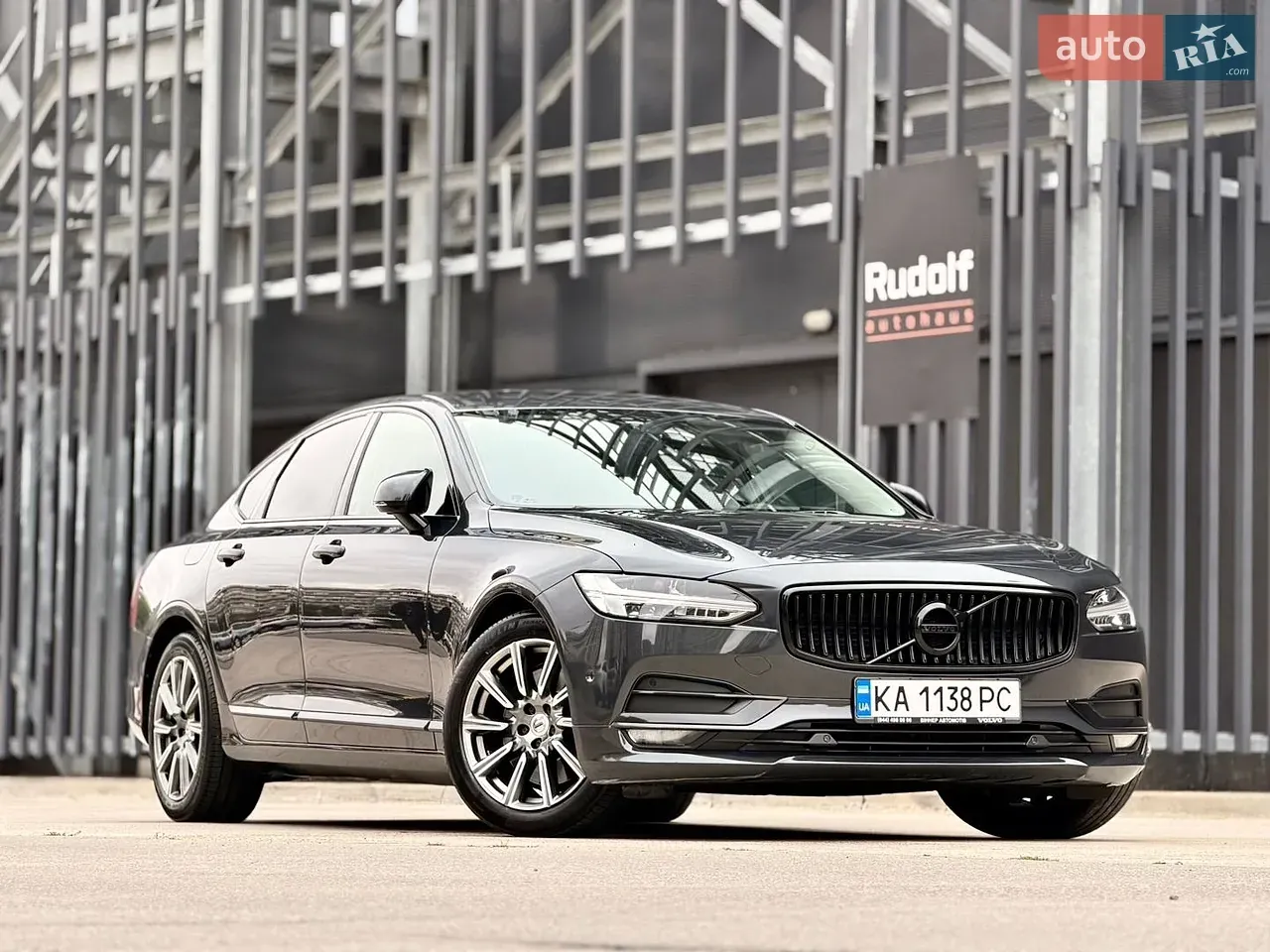 Volvo S90