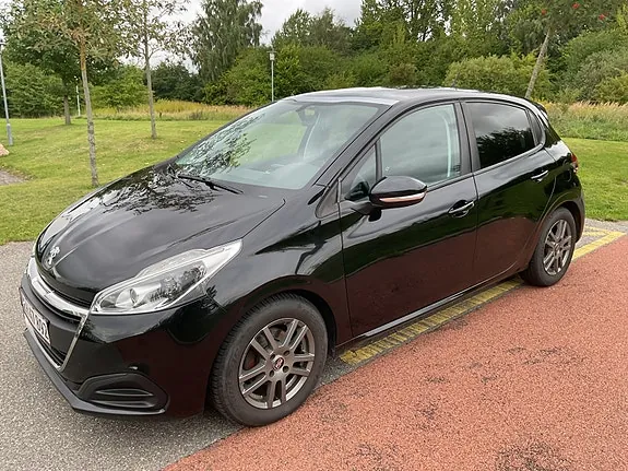 Peugeot 208 2016 photo 2