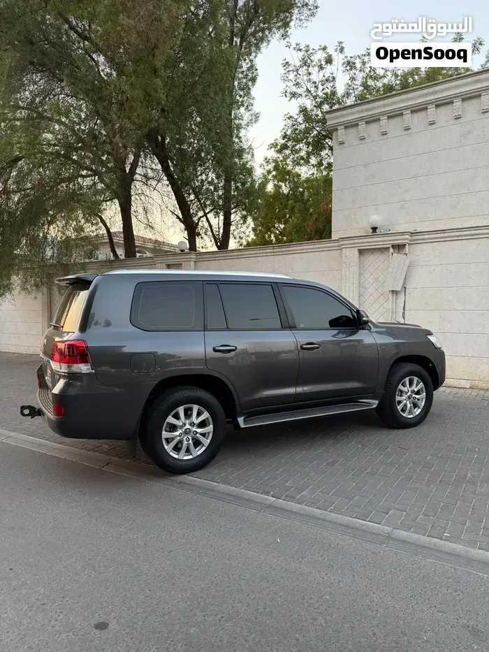 Toyota Land Cruiser 2020 photo 2