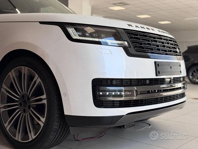 Land Rover Range Rover 2026 photo 3