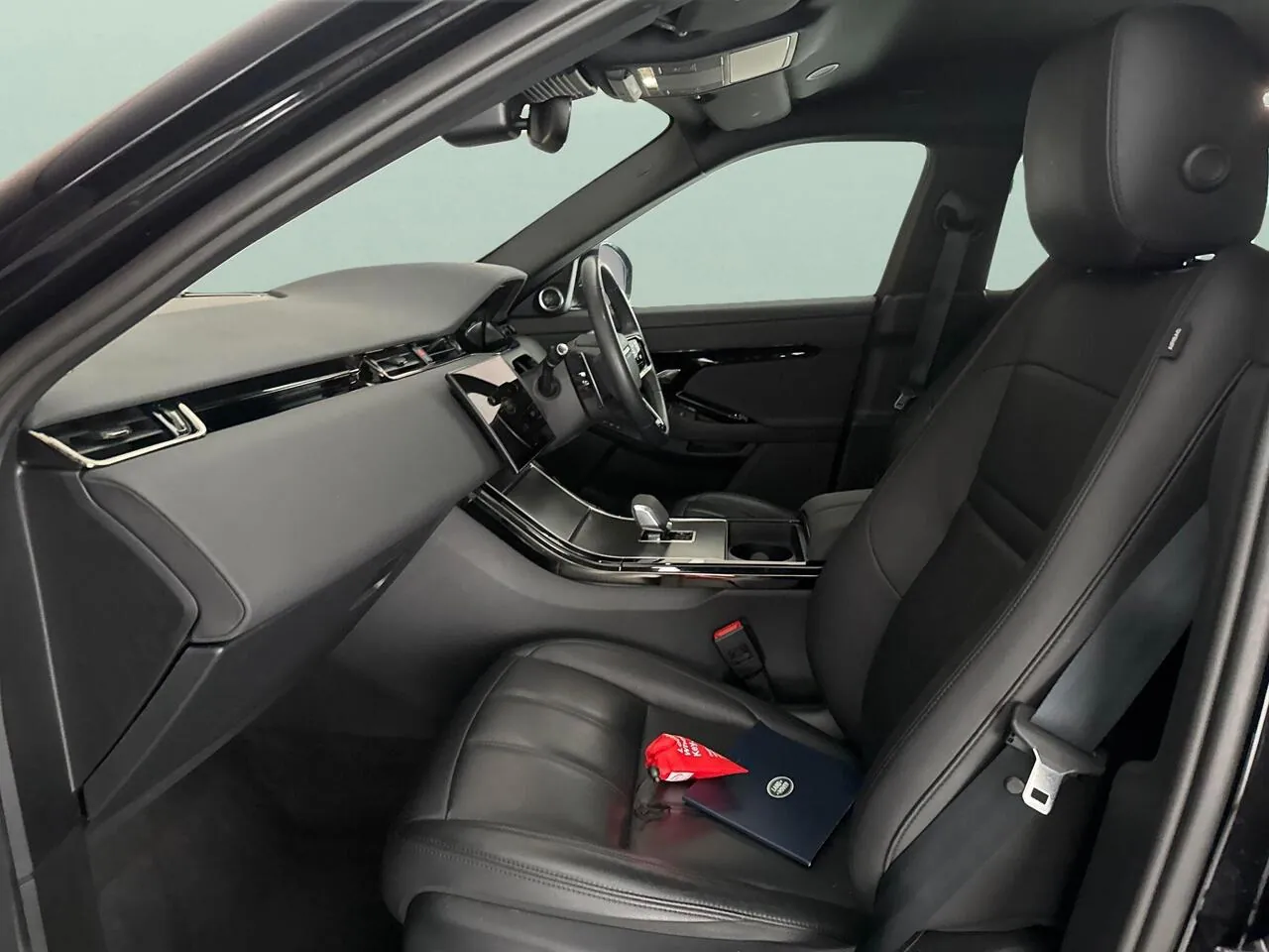 Land Rover Range Rover Evoque 2023 photo 4