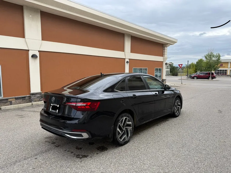 Volkswagen Jetta 2024 photo 3