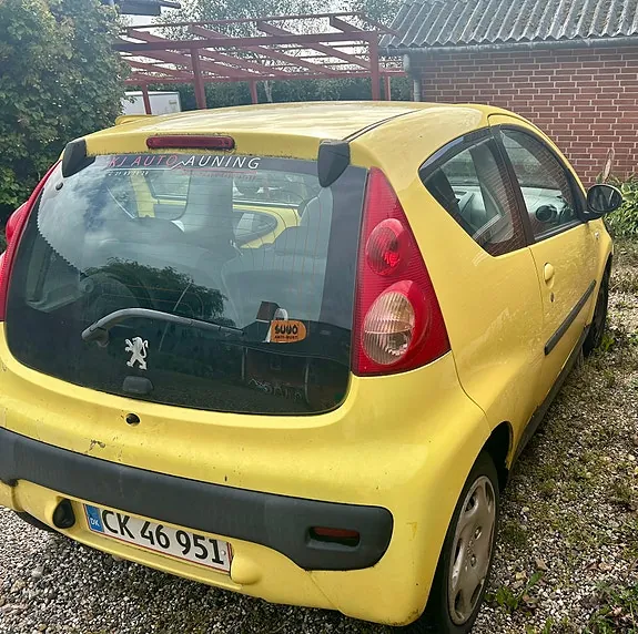 Peugeot 107 2006 photo 2