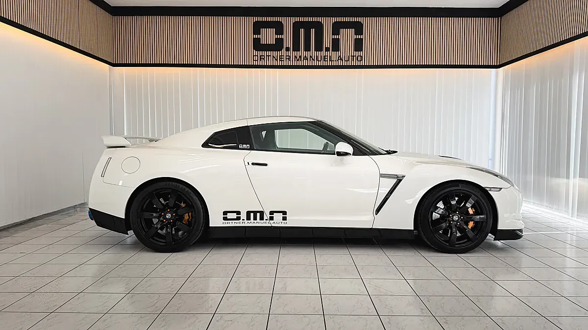 Nissan Gt-R 2009 photo 3