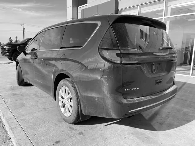 Chrysler Pacifica 2025 photo 4