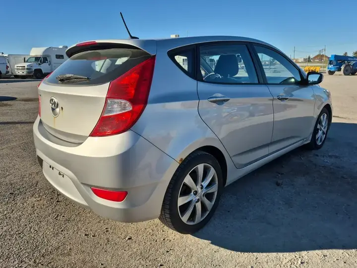 Hyundai Accent 2014 photo 5