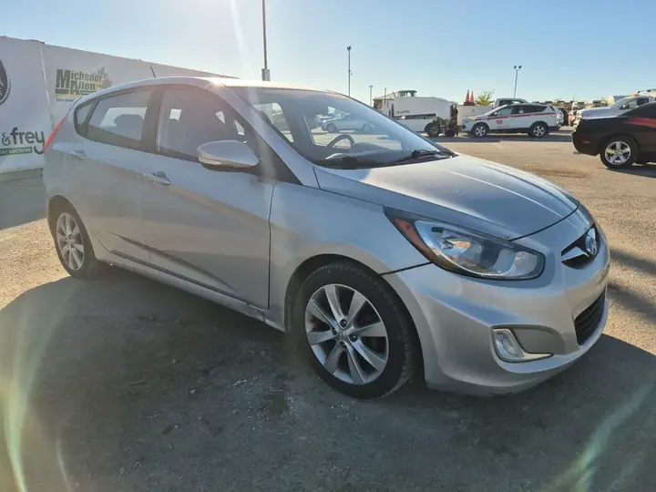 Hyundai Accent 2014 photo 3