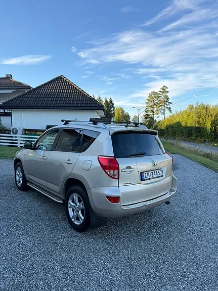 Toyota Rav4 2008 photo 4