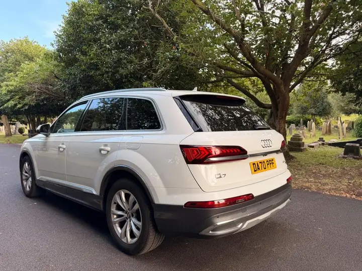 Audi Q7 2020 photo 4