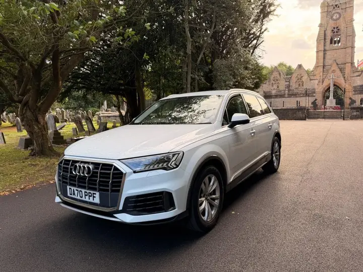 Audi Q7 2020 photo 2