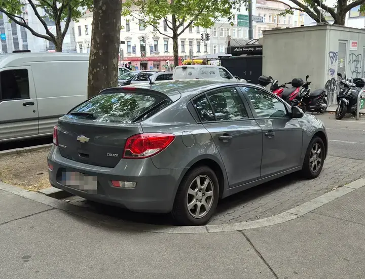 Chevrolet Cruze 2013 photo 2