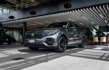 Volkswagen Touareg 2023 photo 2