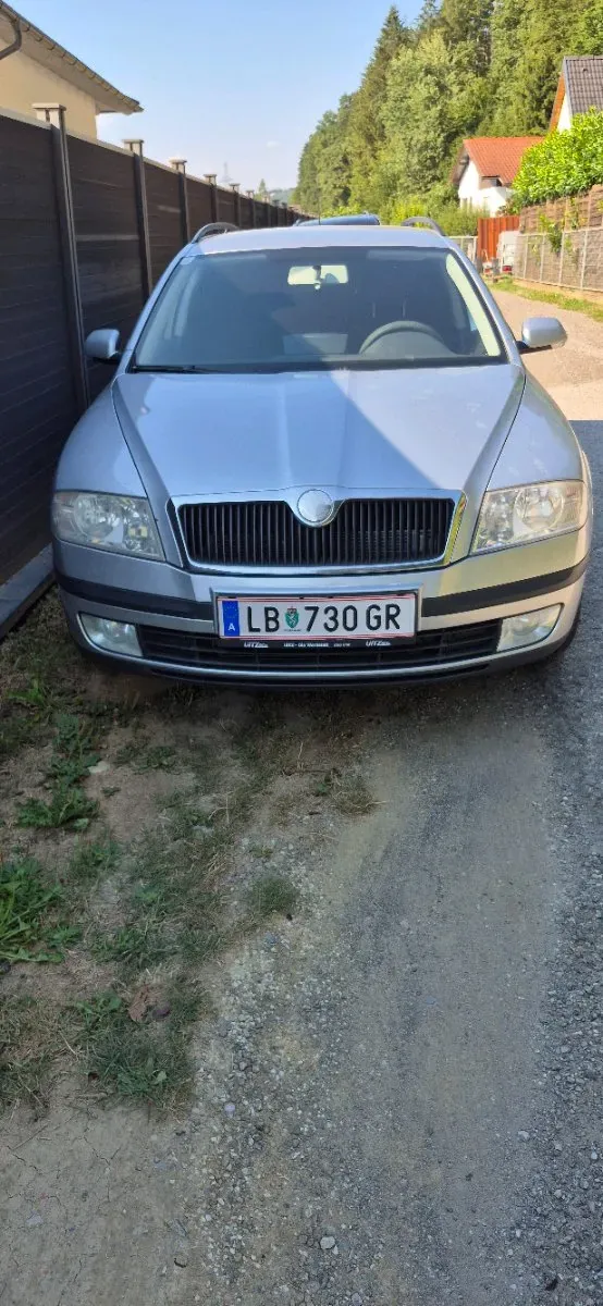 Skoda Octavia 2008 photo 2