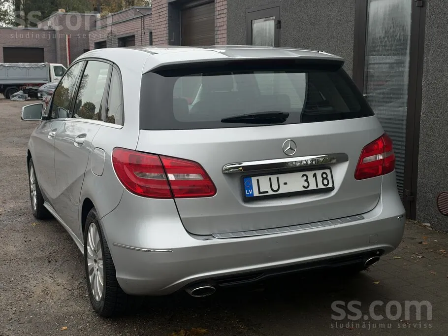 Mercedes-Benz B 220 Cdi 2014 photo 3