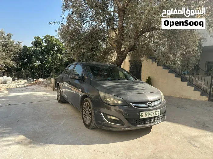 Opel Astra 2013 photo 4