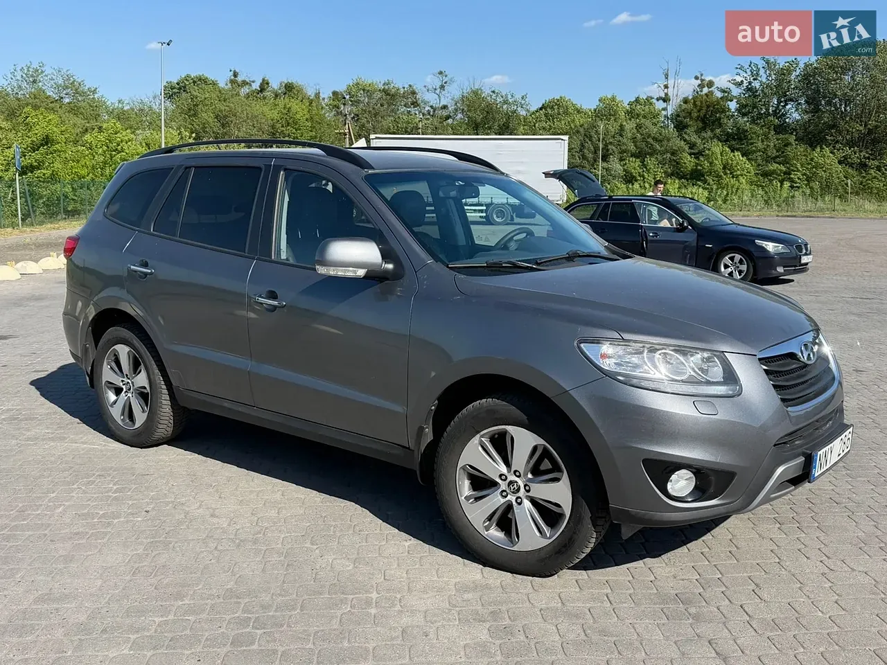 Hyundai Santa Fe 2011 photo 2