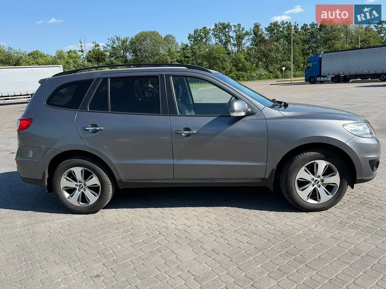 Hyundai Santa Fe 2011 photo 4