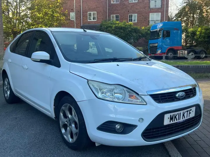 Ford Focus 2011 photo 2