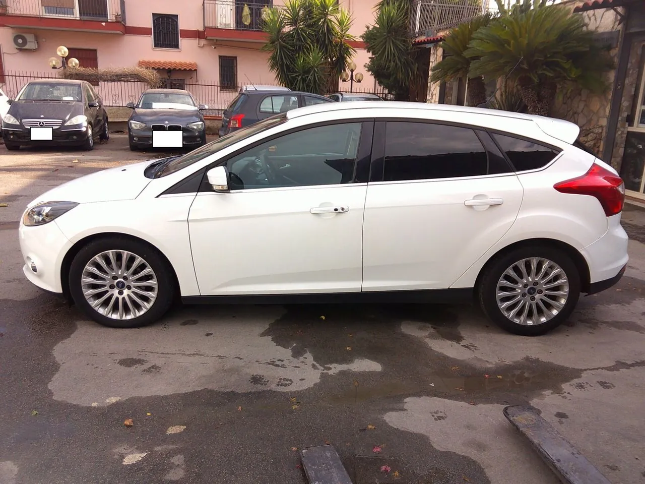 Ford Focus 2012 photo 2