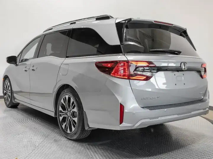 Honda Odyssey 2025 photo 3