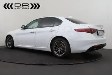 Alfa Romeo Giulia 2018 photo 3