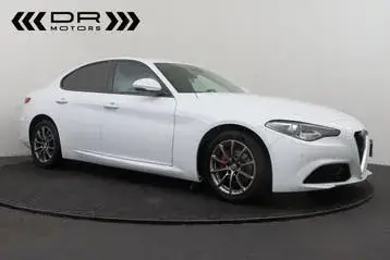 Alfa Romeo Giulia 2018 photo 2