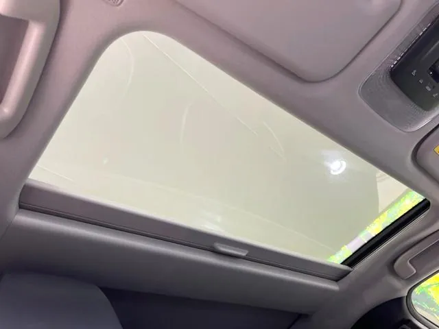 Toyota Prius 2023 photo 3