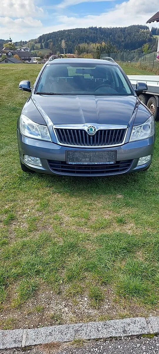 Skoda Octavia 2010 photo 3
