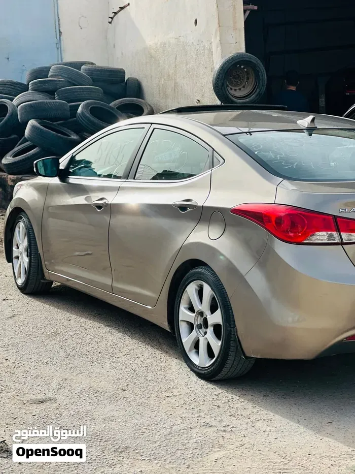 Hyundai Elantra 2013 photo 2