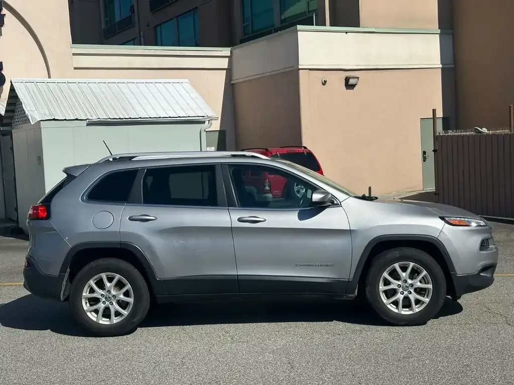 Jeep Cherokee 2015 photo 4
