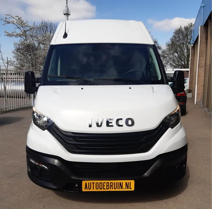 Iveco Daily 2022 photo 2