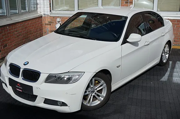 BMW 318I 2011 photo 3