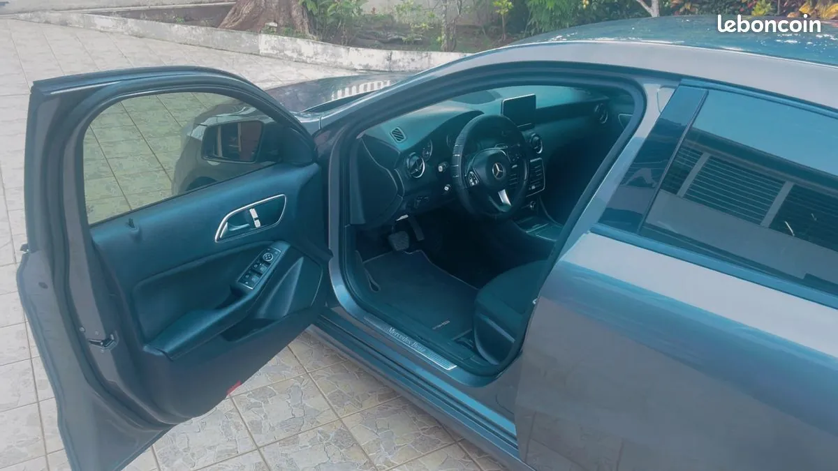 Mercedes-Benz A-Class 2016 photo 3