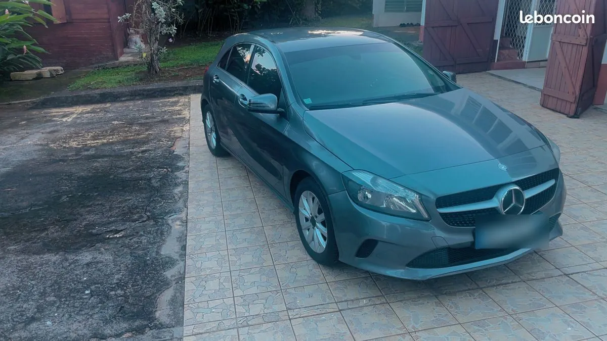 Mercedes-Benz A-Class 2016 photo 2