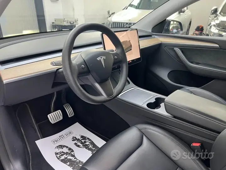 Tesla Model Y 2023 photo 5