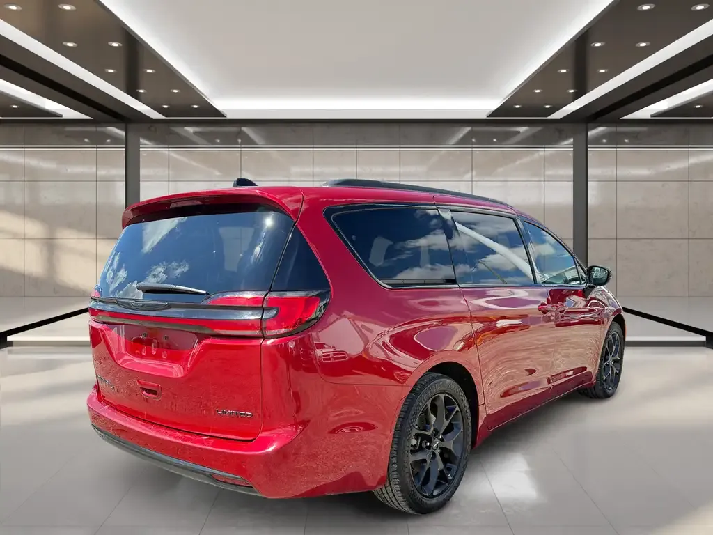 Chrysler Pacifica 2025 photo 3