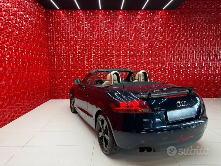 Audi Tt 2010 photo 4