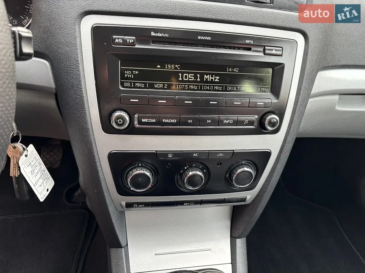 Skoda Octavia 2012 photo 3