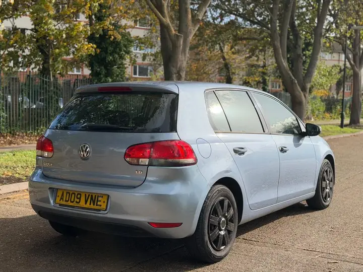 Volkswagen Golf 2009 photo 3