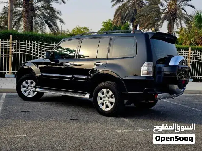 Mitsubishi Pajero 2012 photo 4