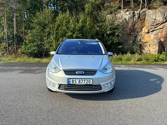 Ford Galaxy 2012 photo 5