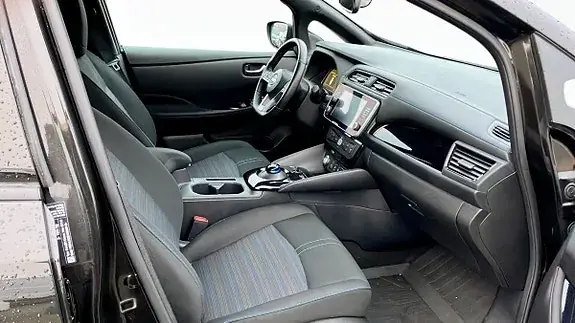 Nissan Leaf 2022 photo 3