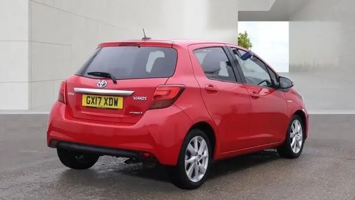 Toyota Yaris 2017 photo 3